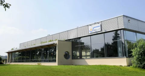 Außenansicht des Freizeitbads Jurawell
